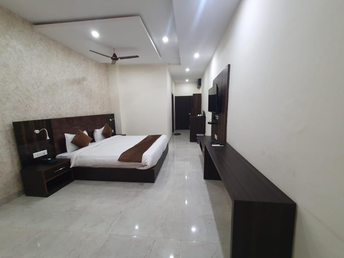 Akash Hotel Managed By Jk Hotels & Resorts Kathua Eksteriør billede