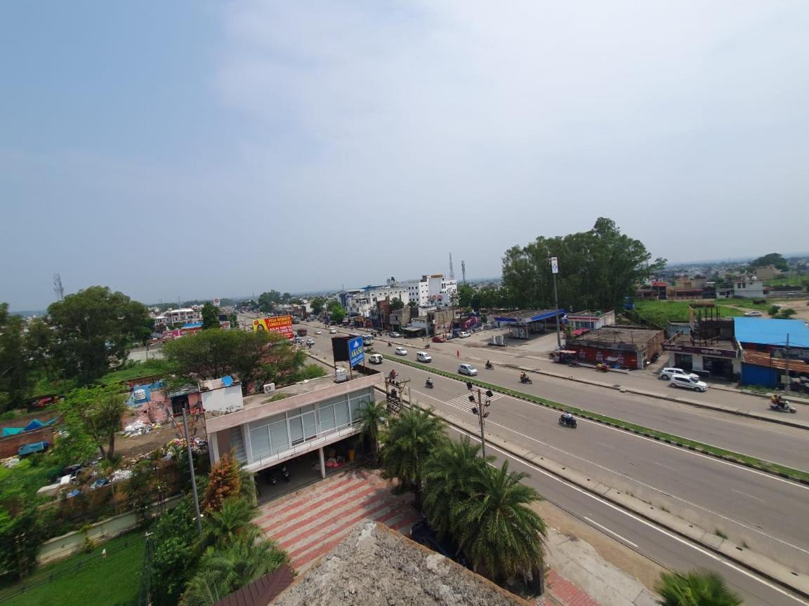 Akash Hotel Managed By Jk Hotels & Resorts Kathua Eksteriør billede